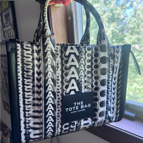 Marc Jacobs Handbags - Marc Jacob's Tote Bag